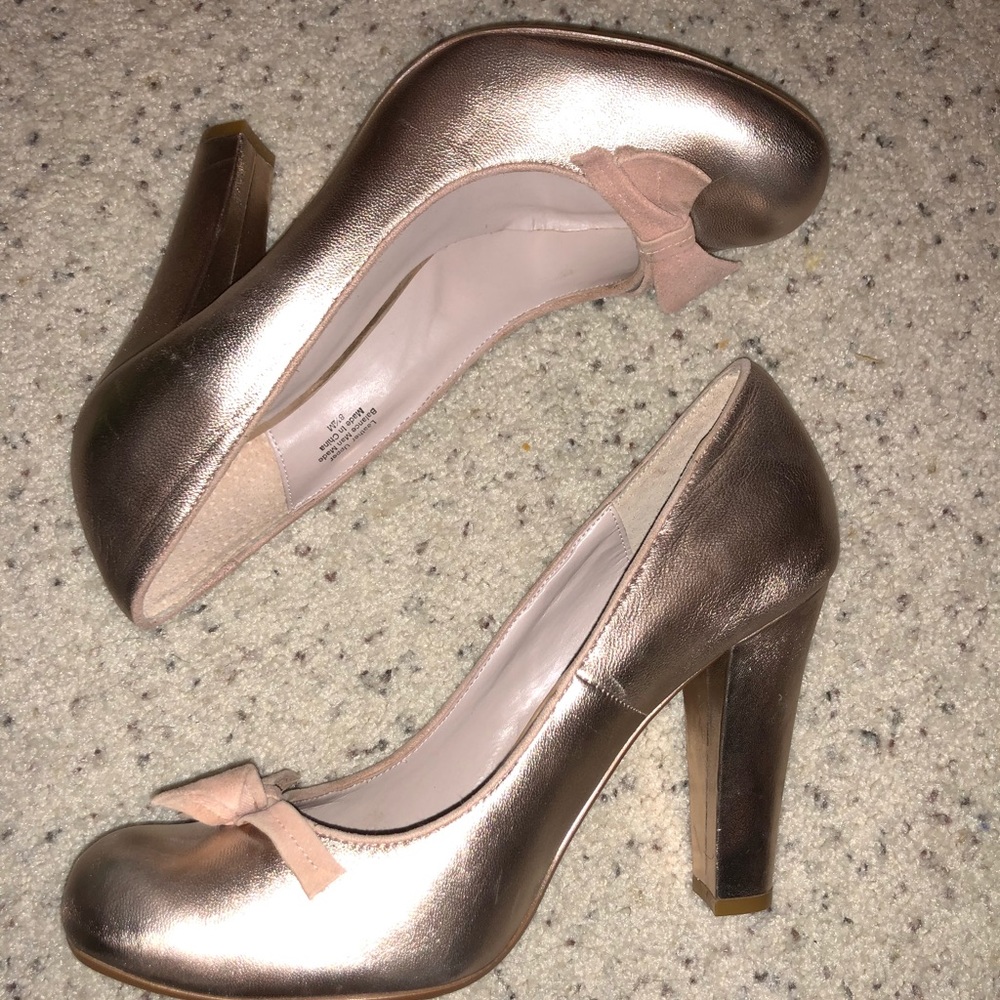 Flounce Nordstrom rose gold copper pin up pump